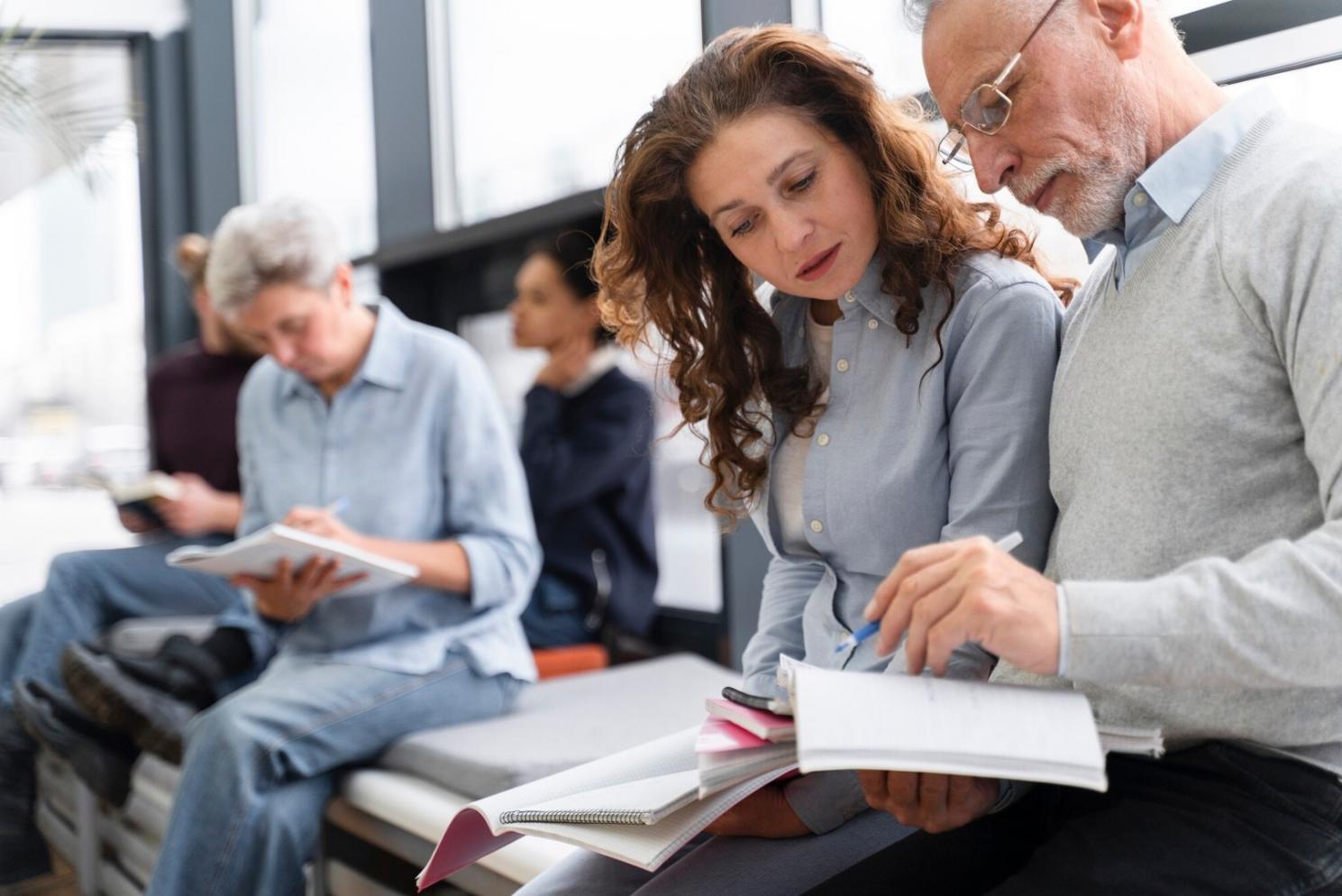 Analyse de données financières sur écran d'ordinateur avec graphiques et tableaux